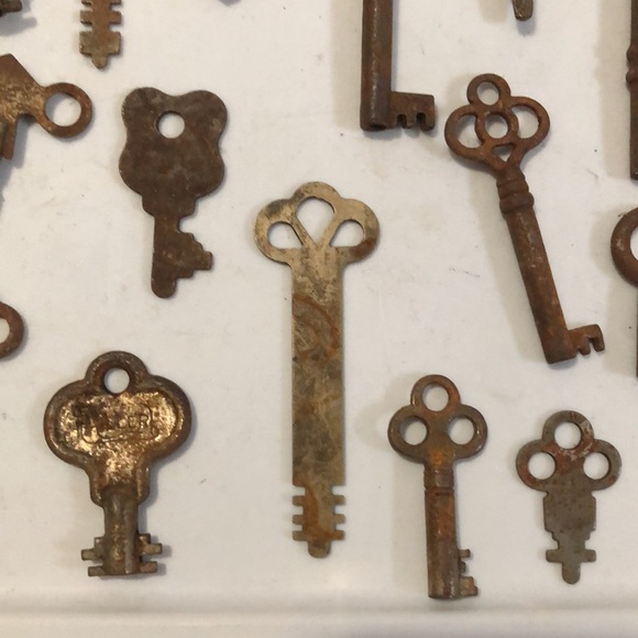 Vintage antique skeleton keys lot of 21 - Picture 7 of 8